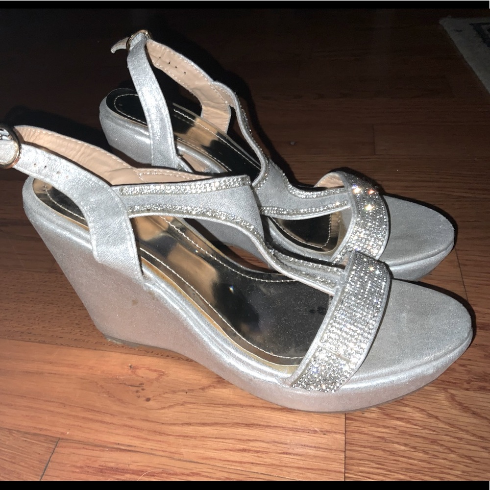 Second luv sandals